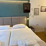 Zentrales Studio-appartment Mit Terrasse Hildesheim