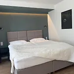 Zentrales Studio-appartment Mit Terrasse