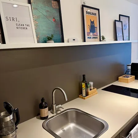 Zentrales Studio-appartment Mit Terrasse Apartamento