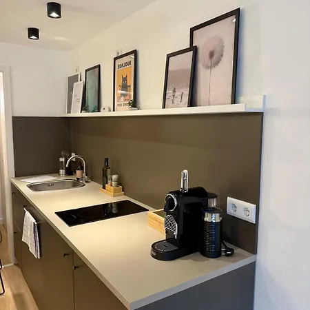 公寓 Zentrales Studio-appartment Mit Terrasse *