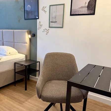 公寓 Zentrales Studio-appartment Mit Terrasse