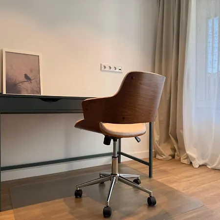 Zentrales Studio-appartment Mit Terrasse