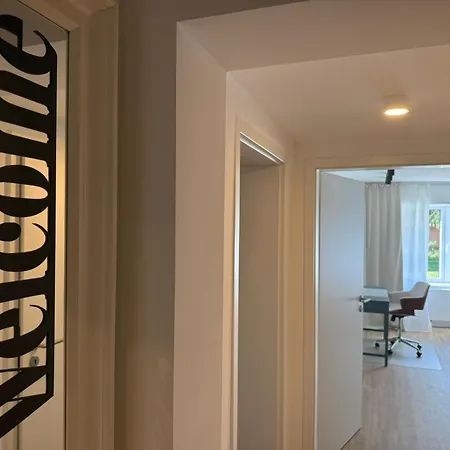 Zentrales Studio-appartment Mit Terrasse Apartamento
